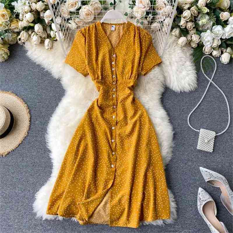 Fashion Women Polka Dot Chiffon Dress Summer Short Sleeve Single-breasted Bodycon es Ladies Vintage Kneet 210525
Fashion Women Polka Dot Chiffon Dress Summer Short Sleeve Single-breasted Bodycon es Ladies Vintage Kneet 210525