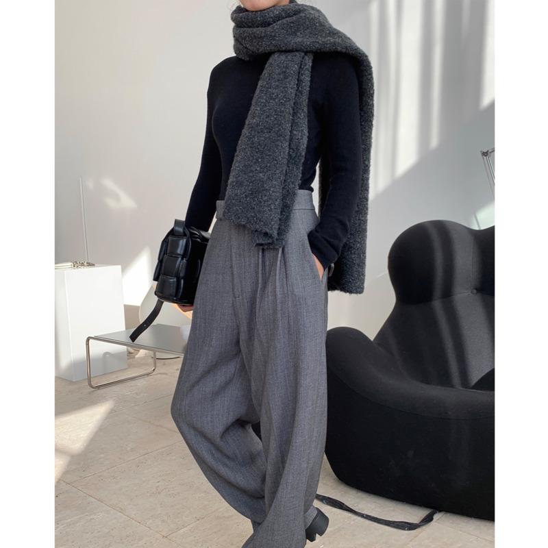 Scarves Winter French Simple Warm Comfortable Wool Black And White Scarf Granular Fashion Solid Color Soft Knitted Shawl Women
Scarves Winter French Simple Warm Comfortable Wool Black And White Scarf Granular Fashion Solid Color Soft Knitted Shawl Women
