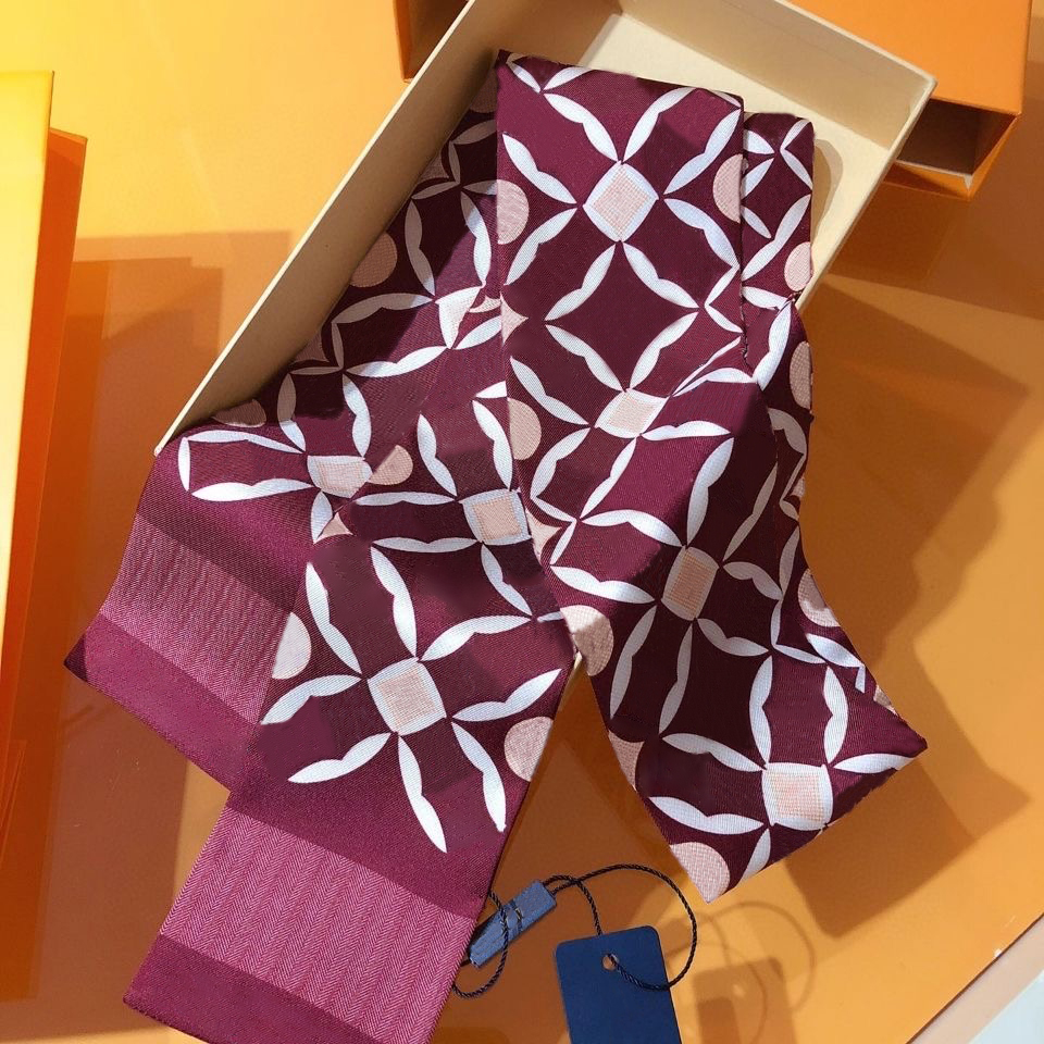 Fashion scarf for women's wear designer brand headband high quality super soft silk alphabet printed scarves 8*120cm wholesale
Fashion scarf for women's wear designer brand headband high quality super soft silk alphabet printed scarves 8*120cm wholesale