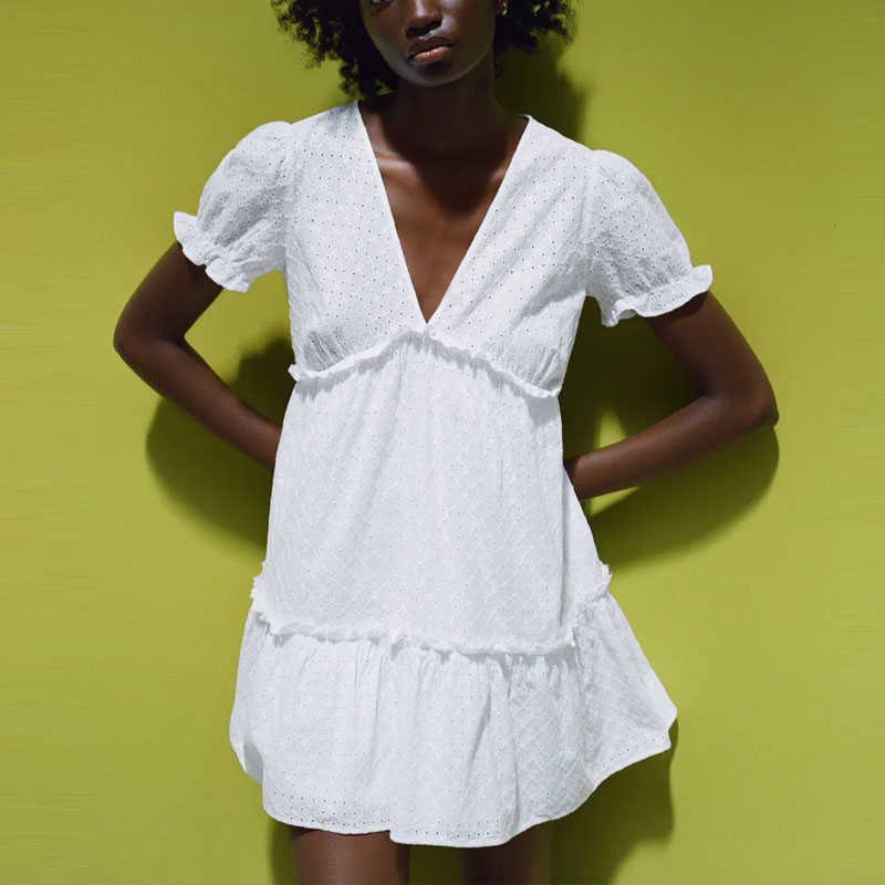 ZA Women Openwork Embroidered Summer Dress Short Puff Sleeve Ruffle Hem White Mini Dresses Chic Embroiderey Backless Dress 210602
ZA Women Openwork Embroidered Summer Dress Short Puff Sleeve Ruffle Hem White Mini Dresses Chic Embroiderey Backless Dress 210602
