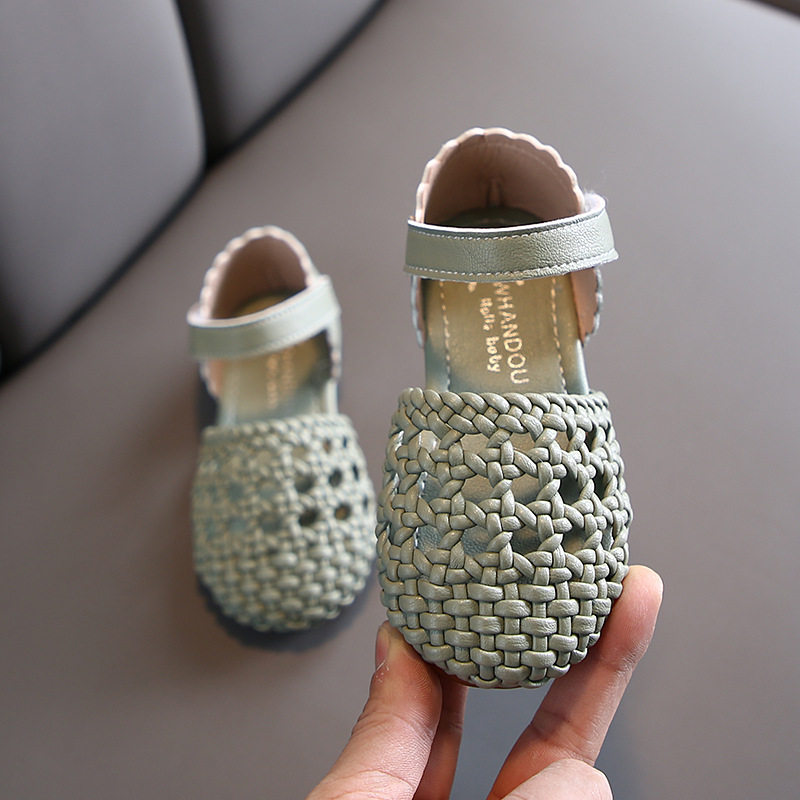 2021 Fashion Summer Leather Woven Hollow Princess Sandals Children Girls Student Kids Flats Soft Bottom Baby Toddler Beach Shoes, Beige
2021 Fashion Summer Leather Woven Hollow Princess Sandals Children Girls Student Kids Flats Soft Bottom Baby Toddler Beach Shoes, Beige
