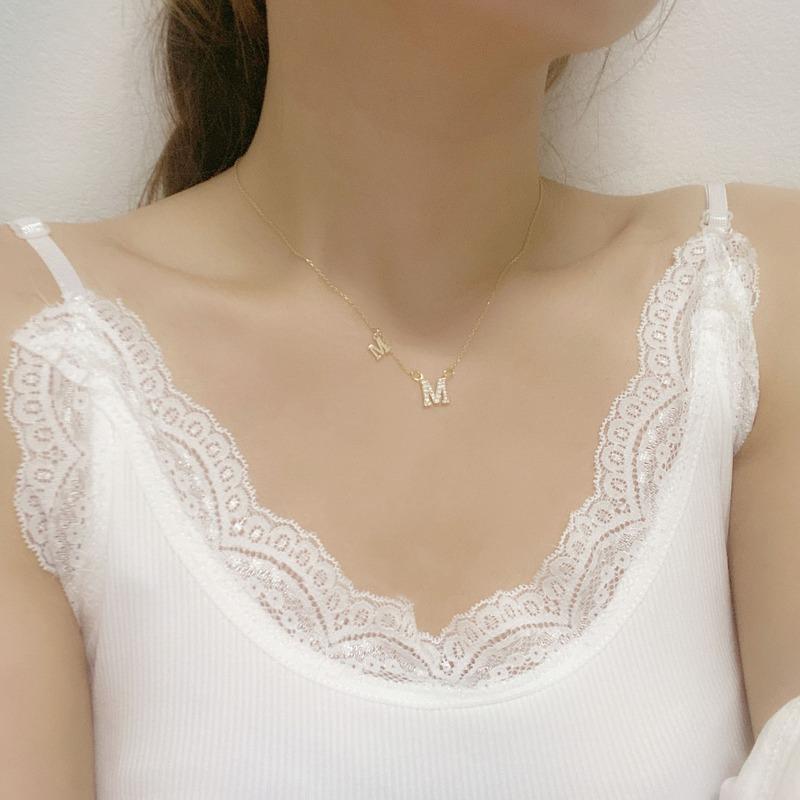 Pendant Necklaces Small Design Letter Champagne Gold Necklace Woman Contracted Joker Personality Collarbone Chain
Pendant Necklaces Small Design Letter Champagne Gold Necklace Woman Contracted Joker Personality Collarbone Chain