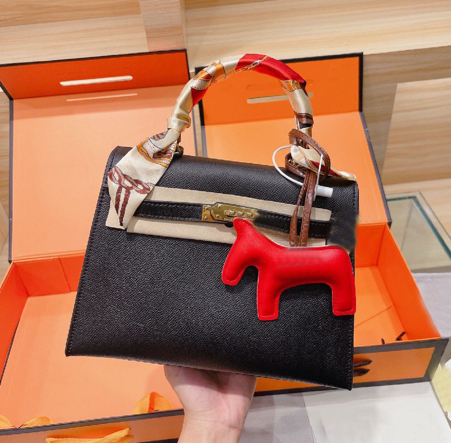 Women's classic handbag designer shopping bag fashion matching silk scarf pendant three piece set high quality single shoulder bags large capacity handbags, Make up for price
Women's classic handbag designer shopping bag fashion matching silk scarf pendant three piece set high quality single shoulder bags large capacity handbags, Make up for price