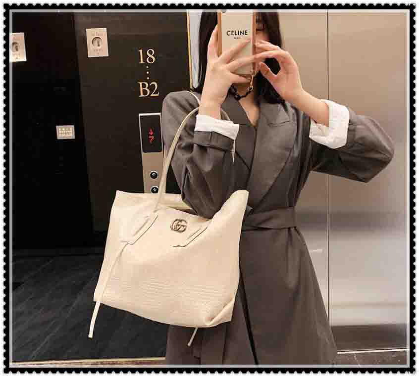 LV Louis bag Vitton Hign Quality Fashion Women Shoulder Purse Handbags Luxurys Designers Messenger Bags Wallet Tote Bag
LV Louis bag Vitton Hign Quality Fashion Women Shoulder Purse Handbags Luxurys Designers Messenger Bags Wallet Tote Bag