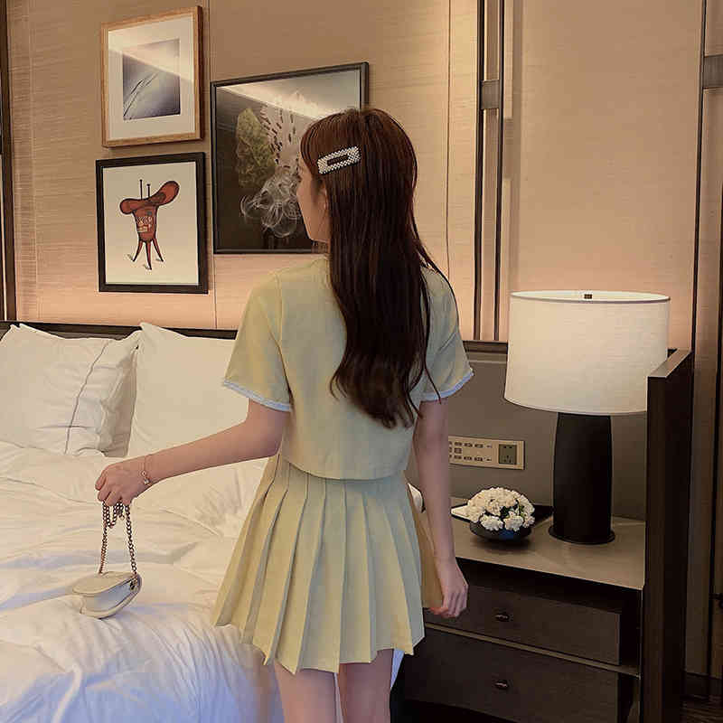 Korean Summer Sweet Two Piece Set Women Short Sleeve Crop Top + Mini Pleated Skirt Female Fashion Student Outfits 210518