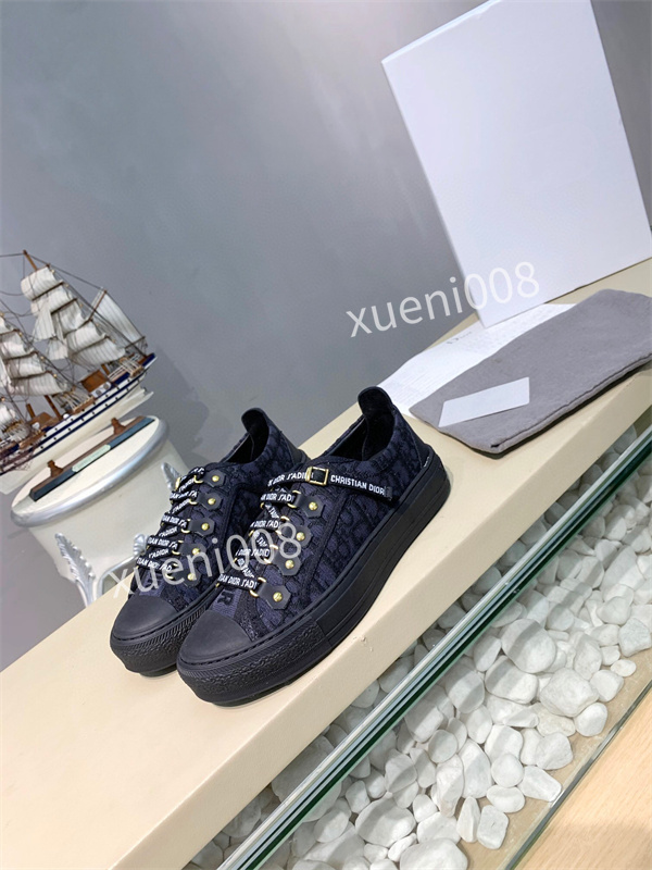Veja ESPLAR Sneakers for Men Suede 35-41 Sports Shoe Mens Leather Skates Shoes Women Skate Chaussures Girls Skateboard Womens Sneaker Casual rx211115, Choose the color
Veja ESPLAR Sneakers for Men Suede 35-41 Sports Shoe Mens Leather Skates Shoes Women Skate Chaussures Girls Skateboard Womens Sneaker Casual rx211115, Choose the color