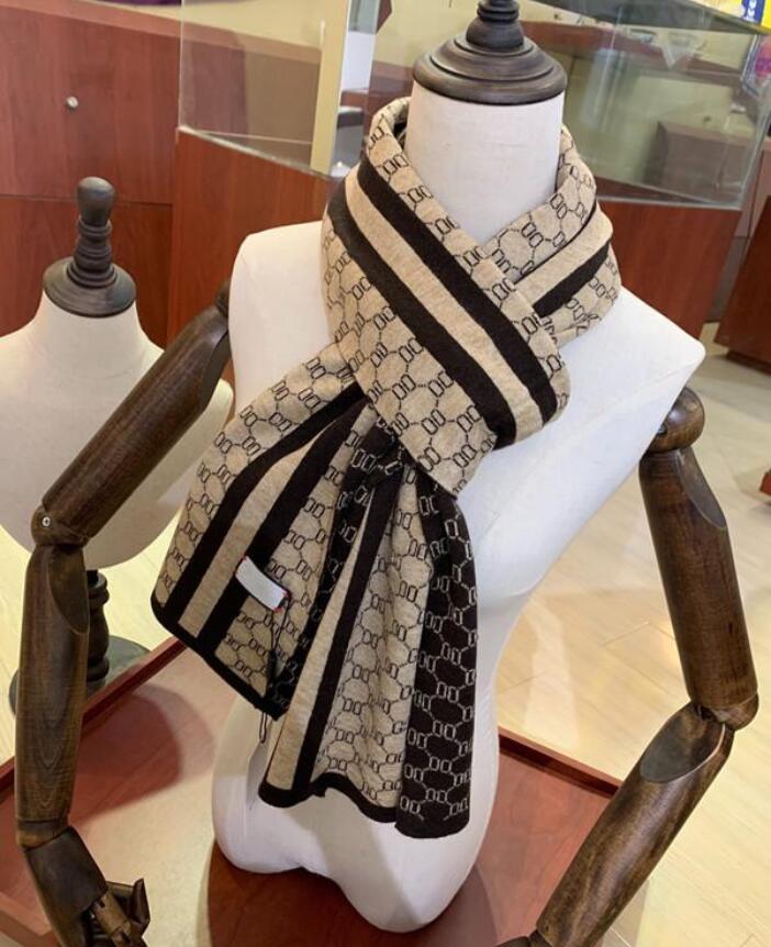 High quality silk scarf 4 seasonal scarves Men's and women's long-necked clover scarfs 3 colors available with box, Blue;gray
High quality silk scarf 4 seasonal scarves Men's and women's long-necked clover scarfs 3 colors available with box, Blue;gray