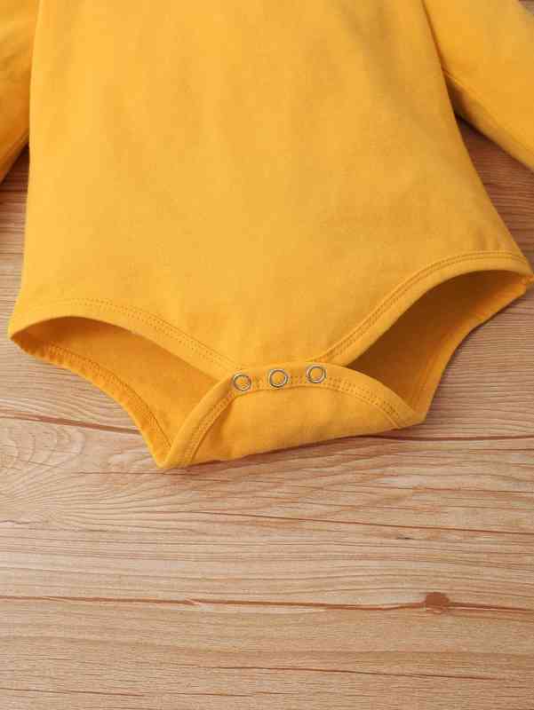 Baby Solid Bodysuit & Sunflower Print Ruffle Trim Jumpsuit SHE