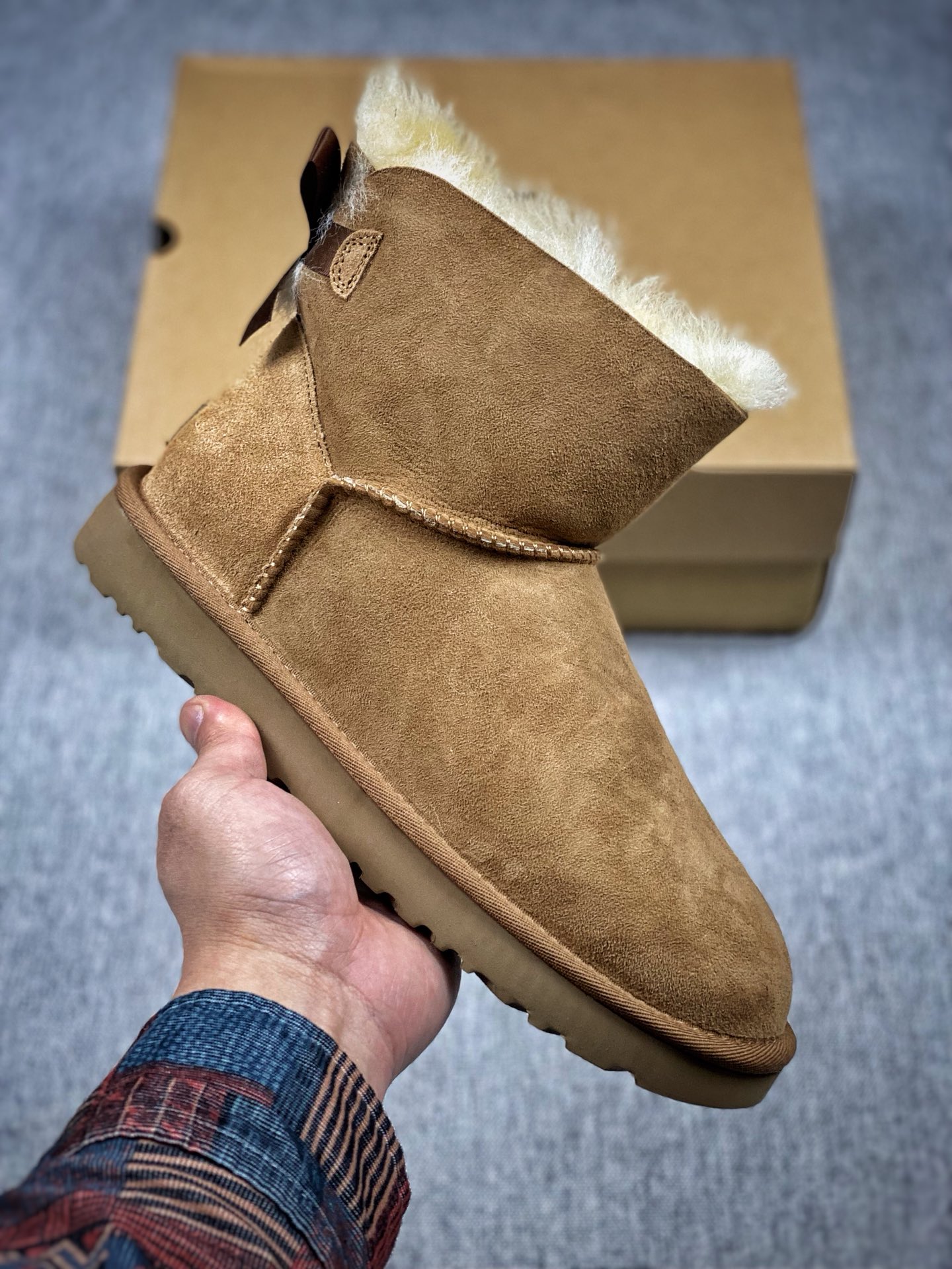 Mini Bailey Shearling Classic Button boots Designer luxury 2021 women snow Bootie womens shoes pink navy blue grey beige purple fashion lady boot, Color 18
Mini Bailey Shearling Classic Button boots Designer luxury 2021 women snow Bootie womens shoes pink navy blue grey beige purple fashion lady boot, Color 18