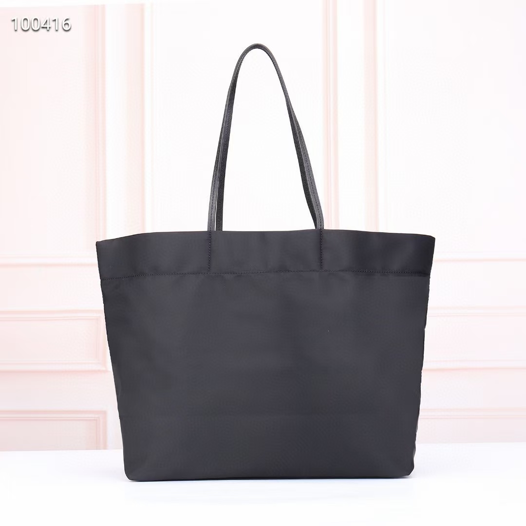 Luxury Shoulder Crossbody Bag Designer Classic Nylon Handbag Logo Print Woven straps, Black
Luxury Shoulder Crossbody Bag Designer Classic Nylon Handbag Logo Print Woven straps, Black