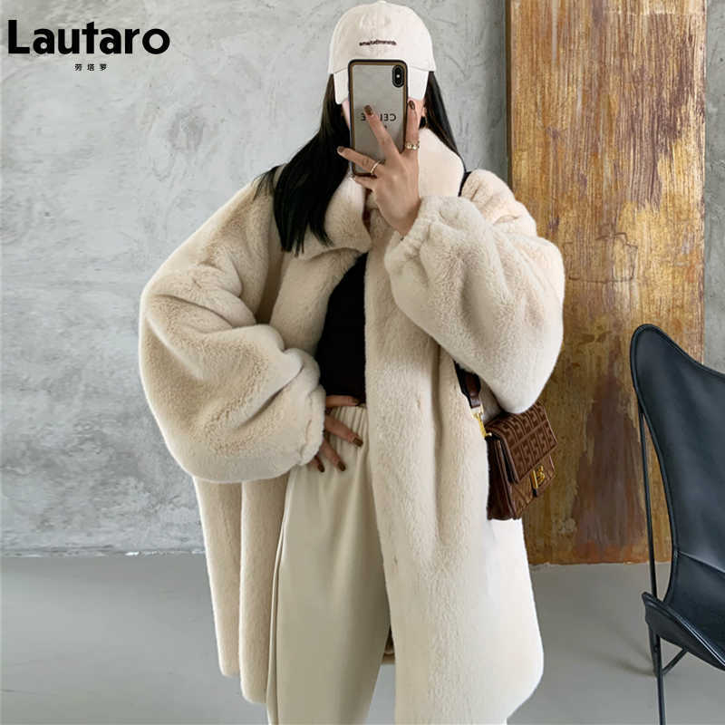 Lautaro Winter Long Oversized Warm Soft Fluffy Faux Fur Coat Women Drop Shoulder Long Sleeve Casual Loose Korean Fashion 211019