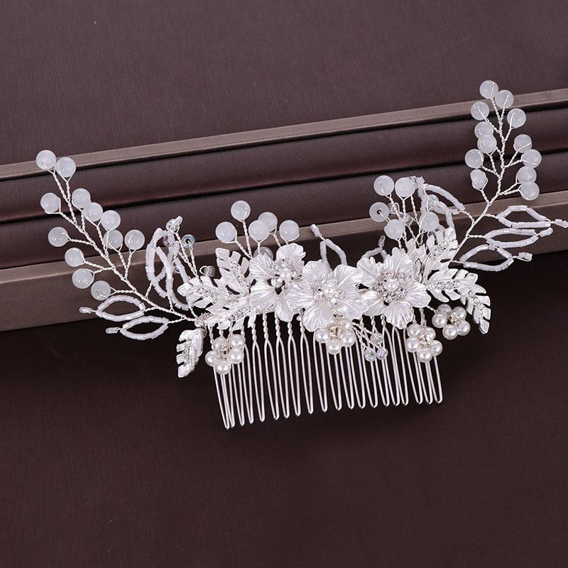 Hair Clips & Barrettes Vintage Crystal Pearl Combs Women Hand Woven Flower Bridal Wedding Headpieces Accessories LB, Golden;silver
Hair Clips & Barrettes Vintage Crystal Pearl Combs Women Hand Woven Flower Bridal Wedding Headpieces Accessories LB, Golden;silver