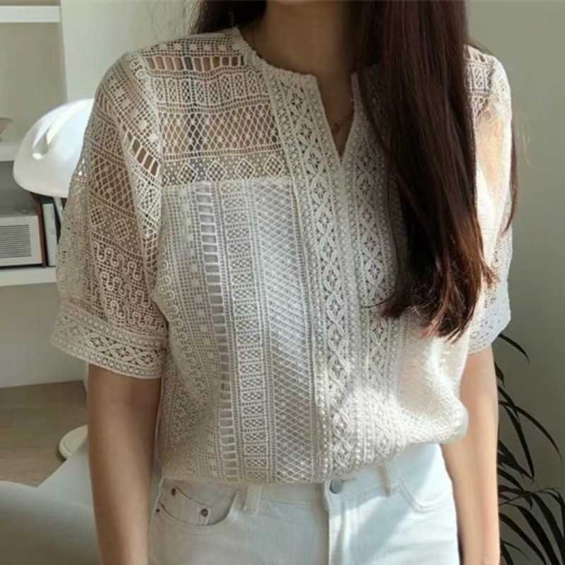 KUSHAIKI Chic Elegant Lace Shirt Women Korean Hollow-out Blouse Tops Summer Puff Sleeve O-neck Blusas De Mujer 6J752 210603