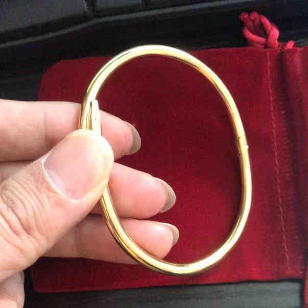 With Box Gold Sier Titanium Steel Bracelet Inlay Diamond Screw Cuff Bracelets Women Men Love Jewelry Gift 16 19 21 Size, Golden;silver
With Box Gold Sier Titanium Steel Bracelet Inlay Diamond Screw Cuff Bracelets Women Men Love Jewelry Gift 16 19 21 Size, Golden;silver
