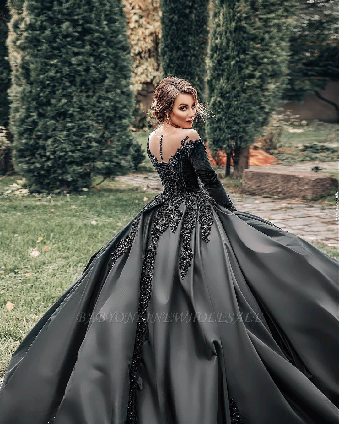 Vintage Black Gothic Forest Country Wedding Dresses Ball Gown Sheer Neck Long Sleeve Appliqued Swee Train Bridal Gowns Plus Size Maternity Corset Back