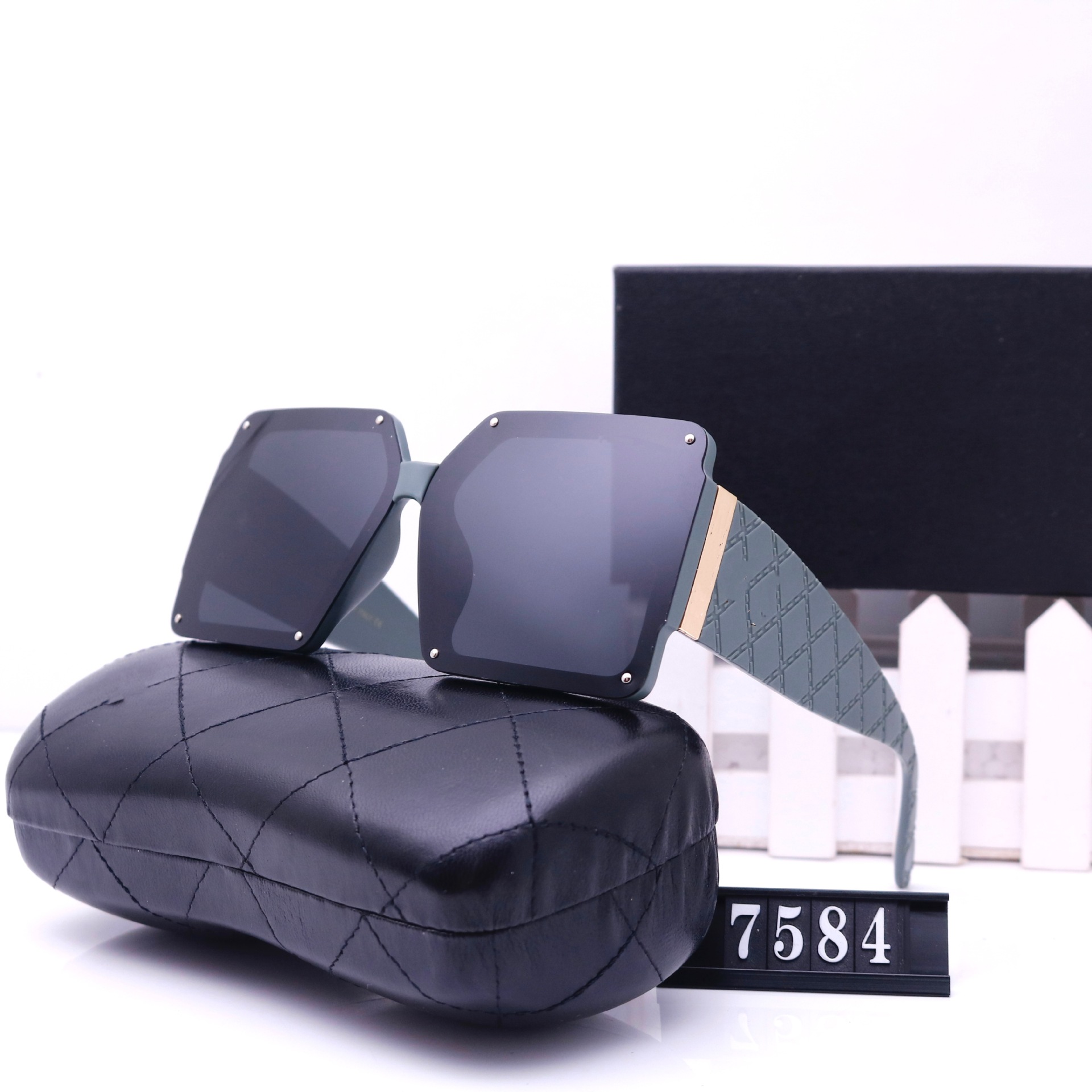 Sunglass female 2022 new uv polarizer glasses big face thin sunglasses female senior sense OF INSTAGRAM
Sunglass female 2022 new uv polarizer glasses big face thin sunglasses female senior sense OF INSTAGRAM