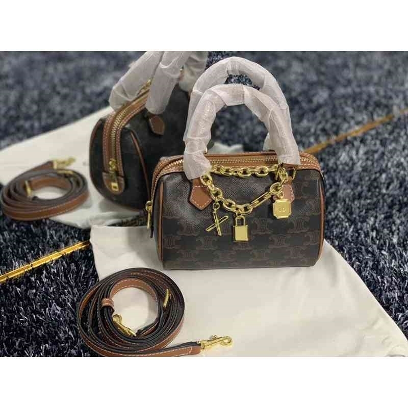 Women Luxurys Designers Bags 2021 Arc de Boston old flower pillow one cross carrying mid Portable Designer Handbag Handbags Totes Crossbody Bag
Women Luxurys Designers Bags 2021 Arc de Boston old flower pillow one cross carrying mid Portable Designer Handbag Handbags Totes Crossbody Bag