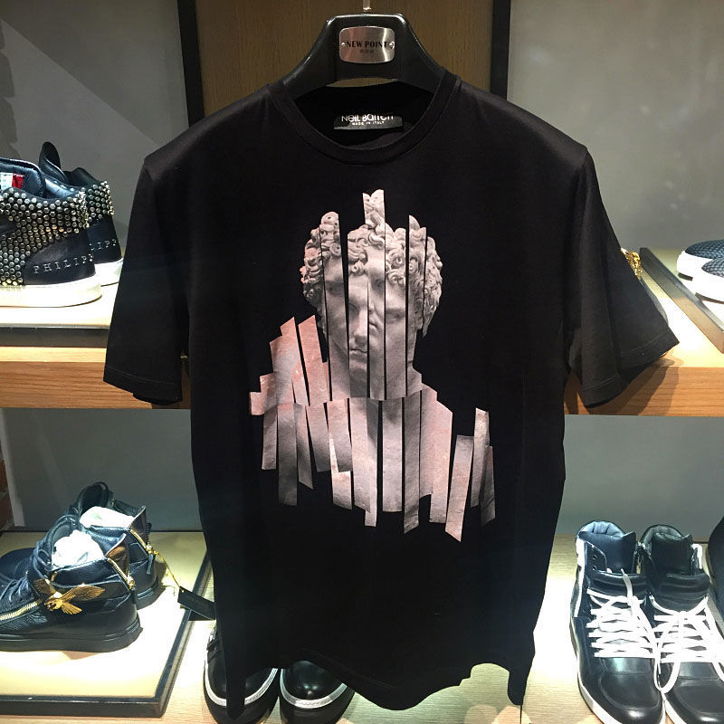 Men' and women' neil barrett sculpture cutting printed cotton short-sleeved casual T-shirt, Black
Men' and women' neil barrett sculpture cutting printed cotton short-sleeved casual T-shirt, Black