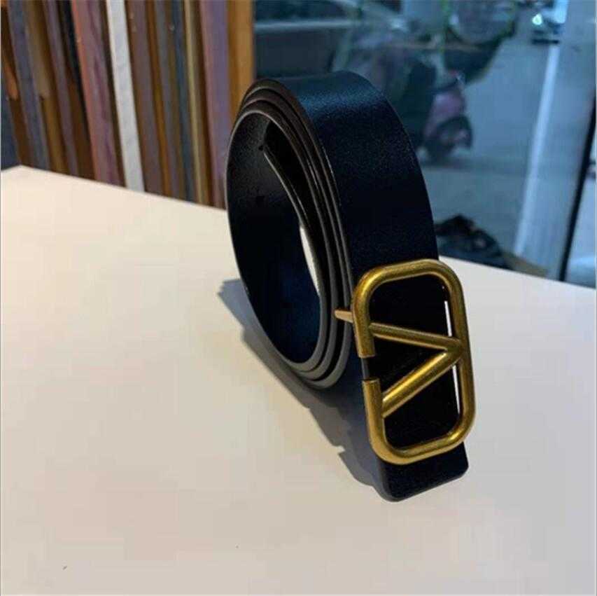 2022 Ladies Designer Cowhide V Letter Buckle Smooth Buckle Belt European Style Fashion Simple Luxury Brand Belt H0901, Slivery;black
2022 Ladies Designer Cowhide V Letter Buckle Smooth Buckle Belt European Style Fashion Simple Luxury Brand Belt H0901, Slivery;black