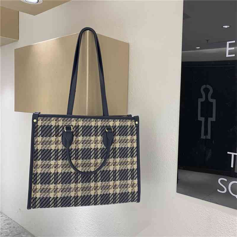 Women Luxurys Designers Bags 2021 Large capacity fashionable Plaid single mother and son hand com Designer Handbag Handbags Totes Crossbody Bag
Women Luxurys Designers Bags 2021 Large capacity fashionable Plaid single mother and son hand com Designer Handbag Handbags Totes Crossbody Bag