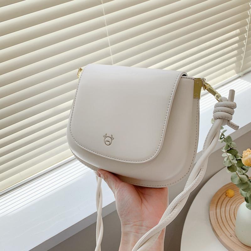Evening Bags Fashion High Quality Solid Color Leather Shoulder For Women 2021 Casual Concise Crossbody Bag Ladies Underarm, Black
Evening Bags Fashion High Quality Solid Color Leather Shoulder For Women 2021 Casual Concise Crossbody Bag Ladies Underarm, Black