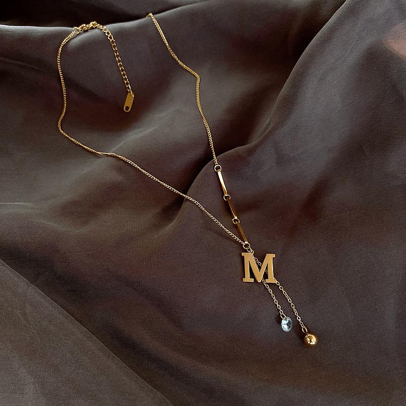 Pendant Necklaces 2021 Classic M Letter Titanium Steel Short Necklace For Woman Korean Fashion Jewelry Girl's Sexy Clavicle Neck Chain
Pendant Necklaces 2021 Classic M Letter Titanium Steel Short Necklace For Woman Korean Fashion Jewelry Girl's Sexy Clavicle Neck Chain