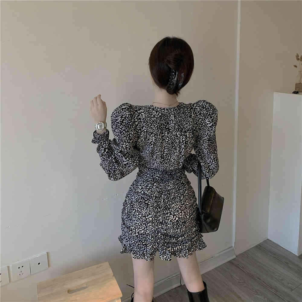 Nomikuma Leopard V-neck Puff Long Sleeve Elegant Dresses Autumn Women Dress Korean Slim Waist Pleated Mini Vestidos 6D271 210427