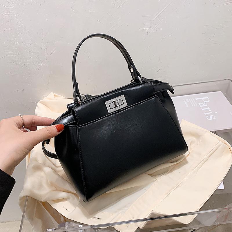 Evening Bags 2021 Fashion Luxury Designer High-quality PU Leather Ladies Handbag All-match Cross Body Shoulder Bag Sac De Luxe Femme Cc, Black
Evening Bags 2021 Fashion Luxury Designer High-quality PU Leather Ladies Handbag All-match Cross Body Shoulder Bag Sac De Luxe Femme Cc, Black