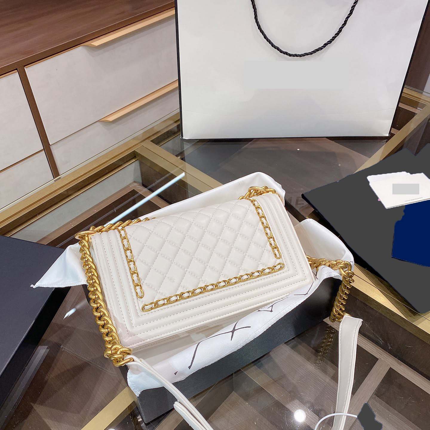 Textured bag Fashion card holder versatile chain cross-body small slanting mobile phone solid color lady's purse Charming and generous
Textured bag Fashion card holder versatile chain cross-body small slanting mobile phone solid color lady's purse Charming and generous