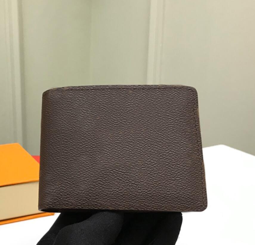 Wholesale leather short wallet lady high quality card holder coin purse men Fashion classic pocket 075-M60895, Red;black
Wholesale leather short wallet lady high quality card holder coin purse men Fashion classic pocket 075-M60895, Red;black