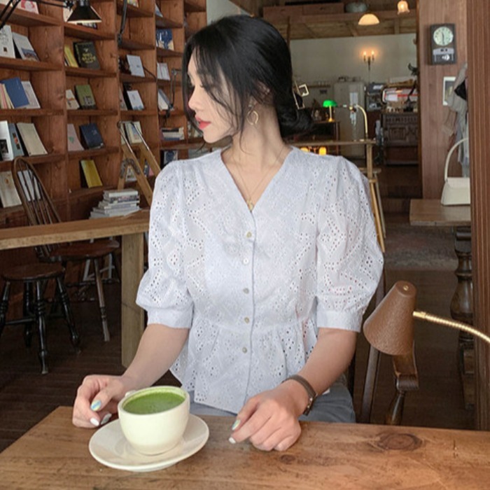 Crochet Hollow Puff Sleeve V-neck Lace Shirt Women Summer Ruffled Short Slim Waist Single Breasted White Blouse 210422