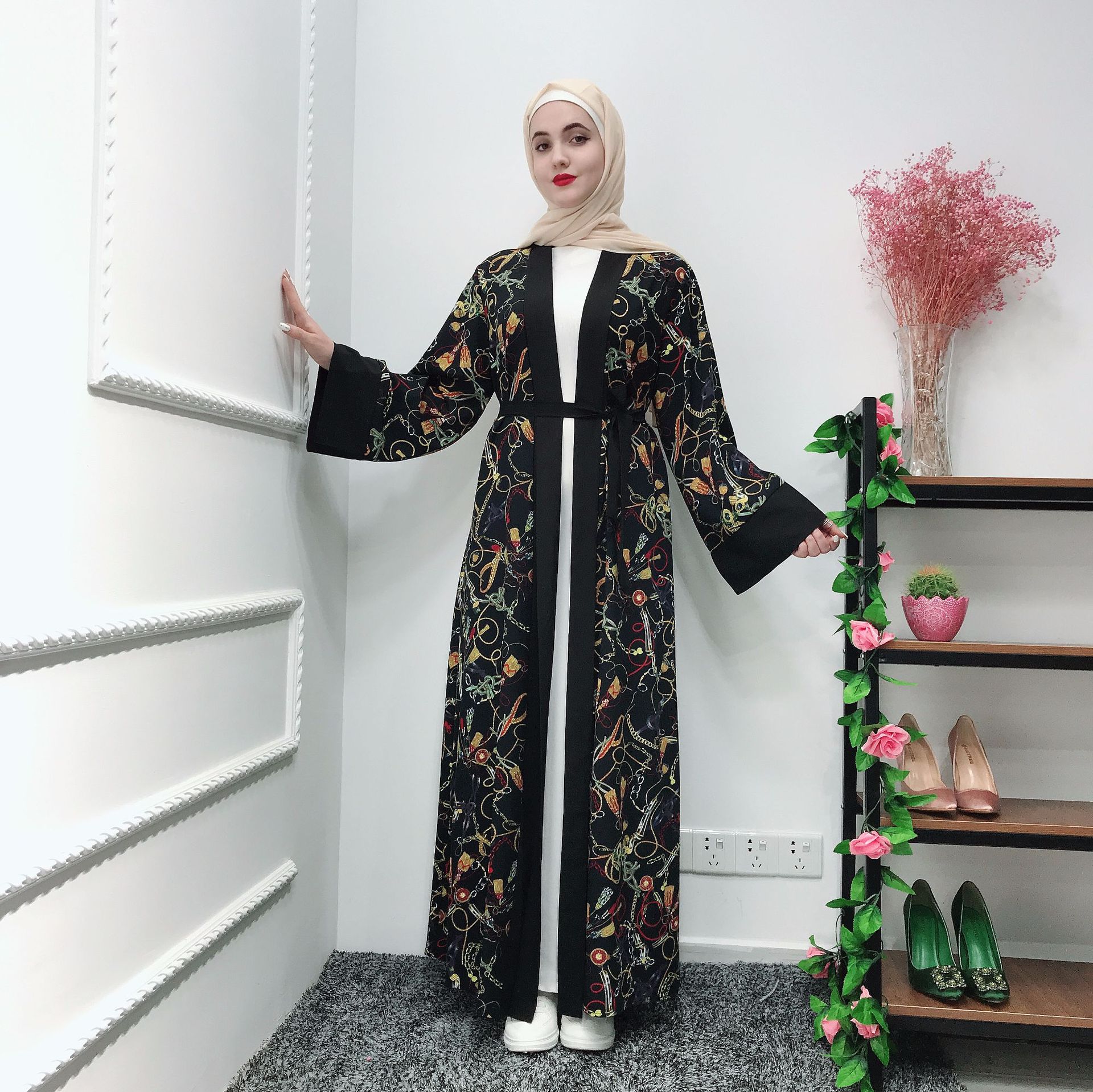 Elegant Muslim Abaya Dress Women Print Lace-up Open Abayas In Dubai Islamic Clothing Kimono Caftan Elbise Hijab Dress Turkish
Elegant Muslim Abaya Dress Women Print Lace-up Open Abayas In Dubai Islamic Clothing Kimono Caftan Elbise Hijab Dress Turkish