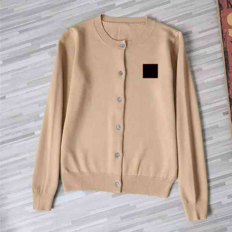 Sweaters 21ss Women' Womens Mens Designers Sweater cardigan Solid color pattern Long Sleeve Knitwear Women Clothing CGA6, 1# packing bag
Sweaters 21ss Women' Womens Mens Designers Sweater cardigan Solid color pattern Long Sleeve Knitwear Women Clothing CGA6, 1# packing bag