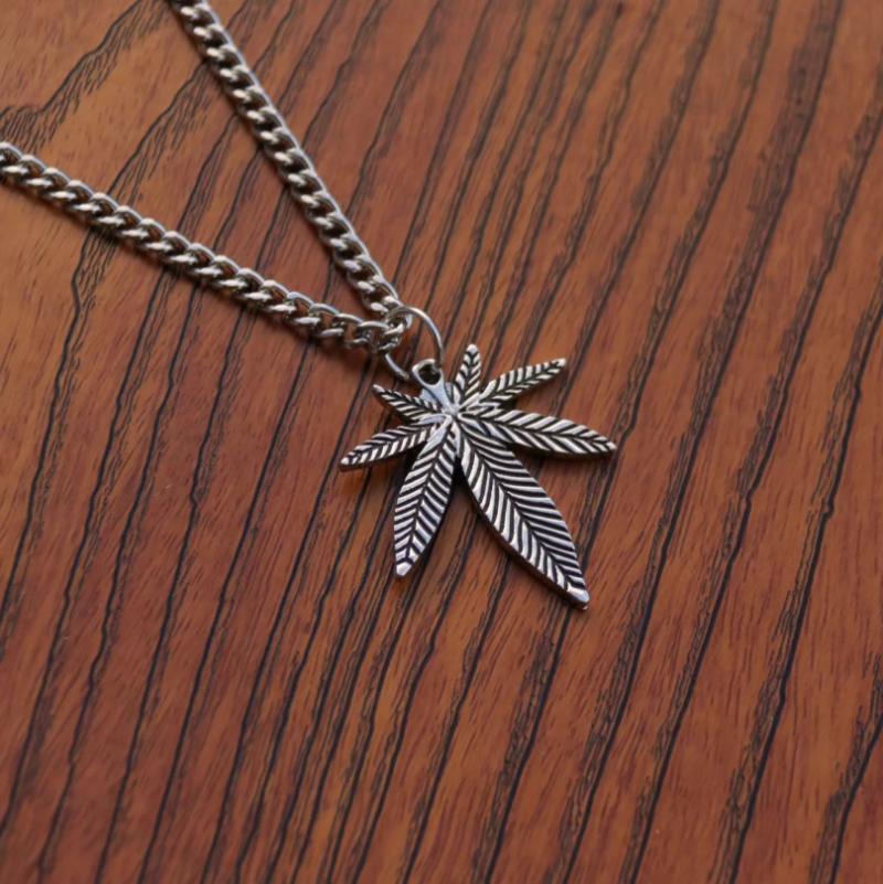 Pendant Necklaces Ins Necklace Hiphop Music Festival Harajuku Chao Men's Double-sided Long Sweater Chain, Silver
Pendant Necklaces Ins Necklace Hiphop Music Festival Harajuku Chao Men's Double-sided Long Sweater Chain, Silver