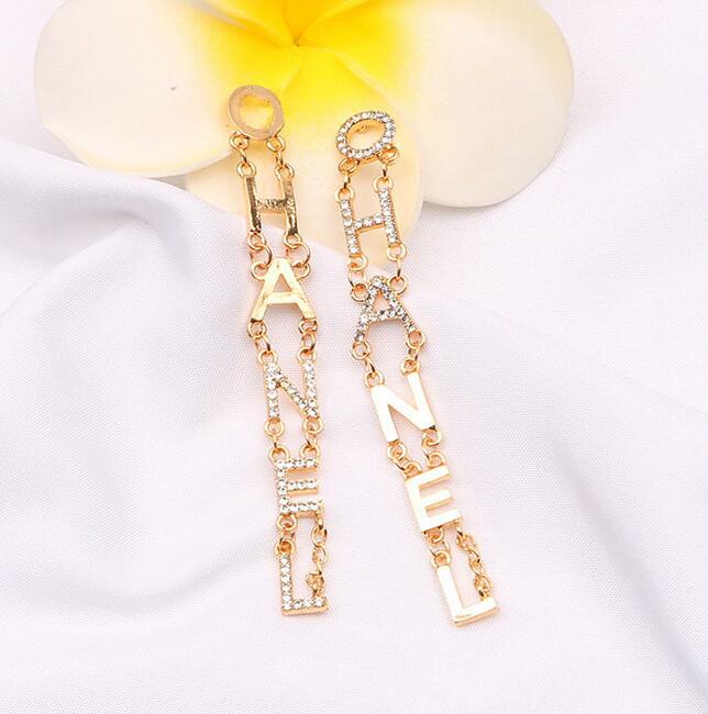 Sweet 18K Gold Plated Luxury Brand Designers Double Letters Stud Clip Chain Geometric Famous Women 925 Silver Crystal Rhinestone Earring Wedding Party
Sweet 18K Gold Plated Luxury Brand Designers Double Letters Stud Clip Chain Geometric Famous Women 925 Silver Crystal Rhinestone Earring Wedding Party