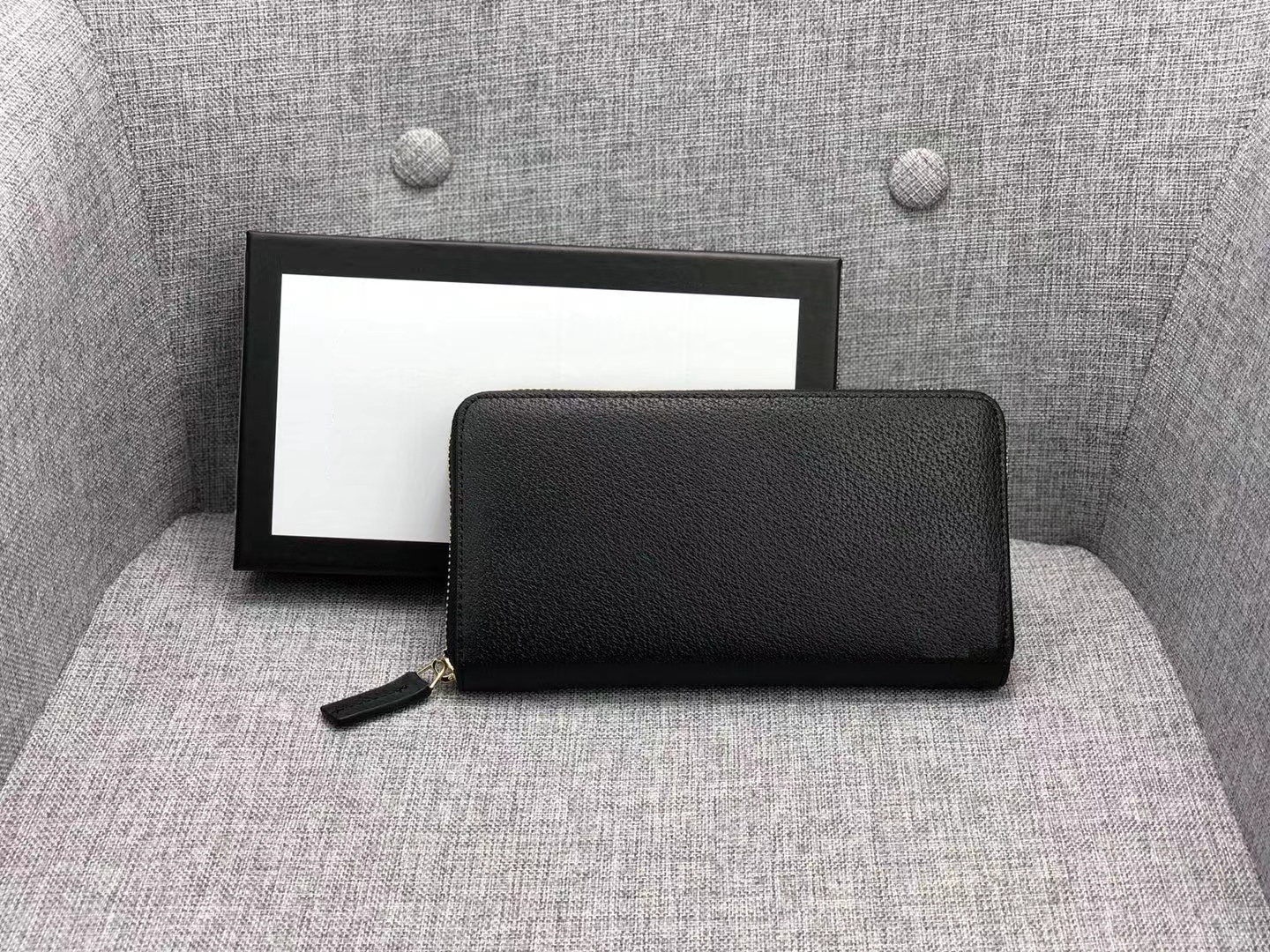 Mens Wallets Men leather Short Wallet Fashion Pocket Bee Long Black Purse Credit Cards Top quality Card Holders, Short-small double g
Mens Wallets Men leather Short Wallet Fashion Pocket Bee Long Black Purse Credit Cards Top quality Card Holders, Short-small double g