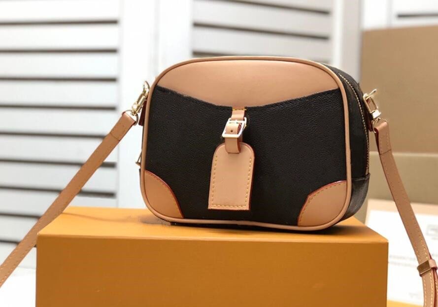 WF M45528 Handbags Totes Bags Luxury Designer women DEAUVILLE Mini handbag Top Quality Genuine Leather crossbody evening bag purse camera shoulder bag Backpack, Extra freight
WF M45528 Handbags Totes Bags Luxury Designer women DEAUVILLE Mini handbag Top Quality Genuine Leather crossbody evening bag purse camera shoulder bag Backpack, Extra freight