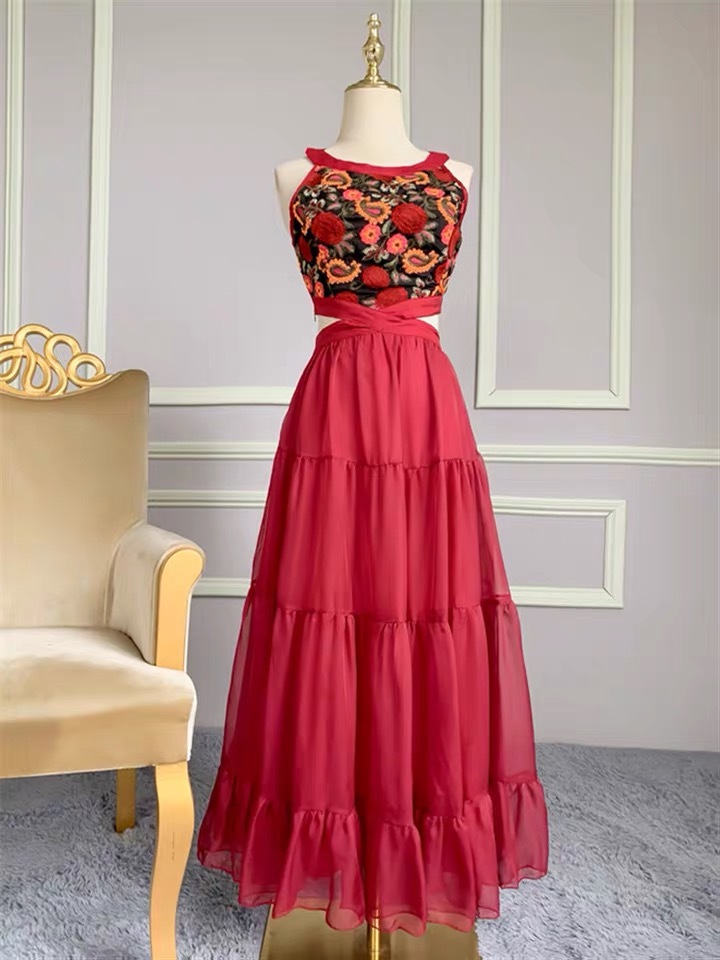 Bohemia Halter-neck Vest Boho Pleated Red Chiffon Beach Long Dress Women Floral Embroidery Elegant Ruffle Sexy Maxi 210421