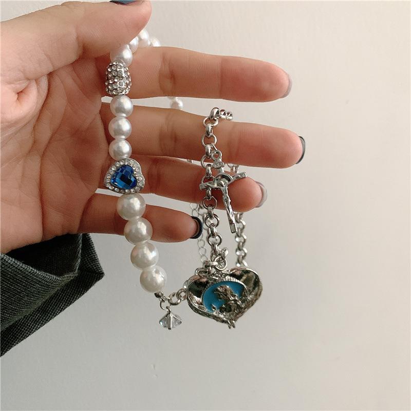 Chains Cool Girl Love Pendant Sweater Chain Super Flash Cross Blue Peach Heart Necklace French Short Clavicle Fashion, Silver
Chains Cool Girl Love Pendant Sweater Chain Super Flash Cross Blue Peach Heart Necklace French Short Clavicle Fashion, Silver