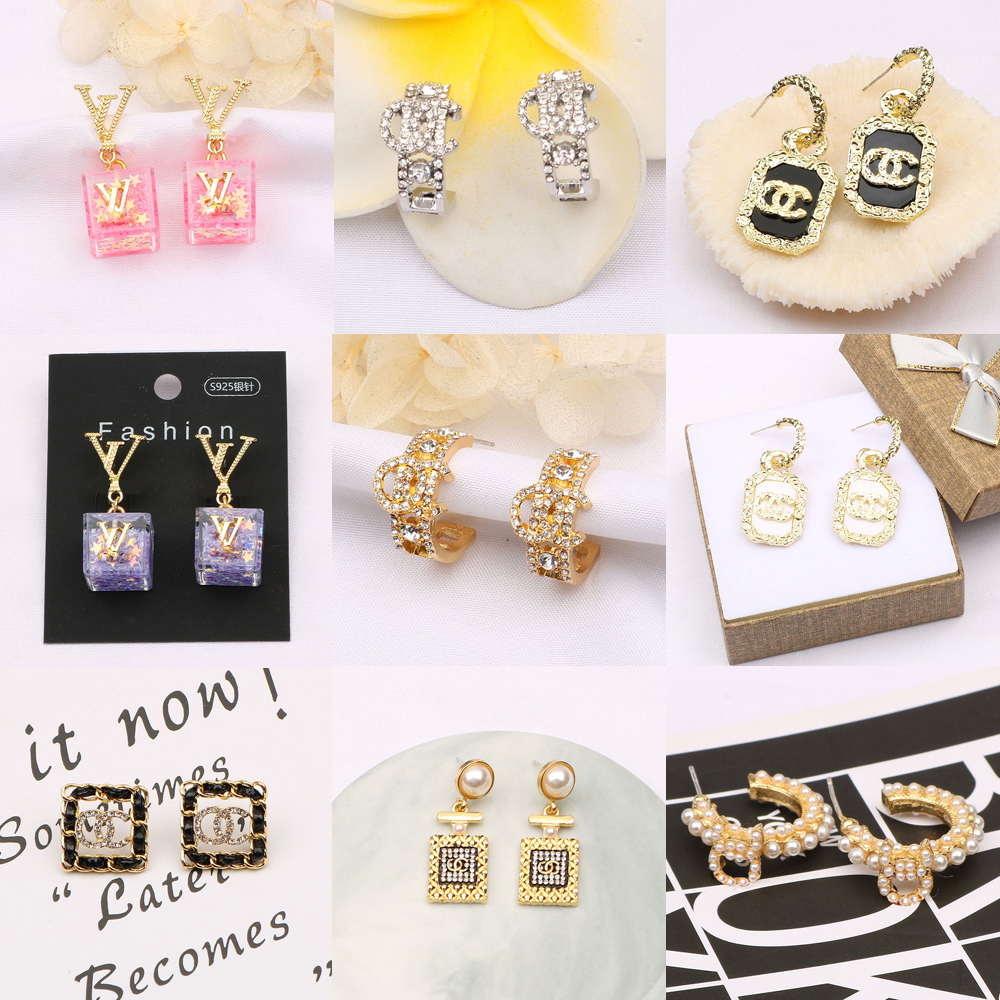 Style201-Style220 18K Gold Plated Personality Designer Letters Stud Luxury Crystal Geometric Women Rhinestone Pearl Earring Wedding Party Je, Golden;silver
Style201-Style220 18K Gold Plated Personality Designer Letters Stud Luxury Crystal Geometric Women Rhinestone Pearl Earring Wedding Party Je, Golden;silver