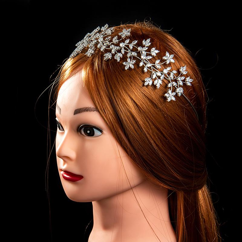 Hair Clips & Barrettes SLBRIDAL Sparking Ins Style Full Cubic Zirconia Bridal Tiara Headband Wedding Queen Princess Party CZ Crown Women Jew
Hair Clips & Barrettes SLBRIDAL Sparking Ins Style Full Cubic Zirconia Bridal Tiara Headband Wedding Queen Princess Party CZ Crown Women Jew