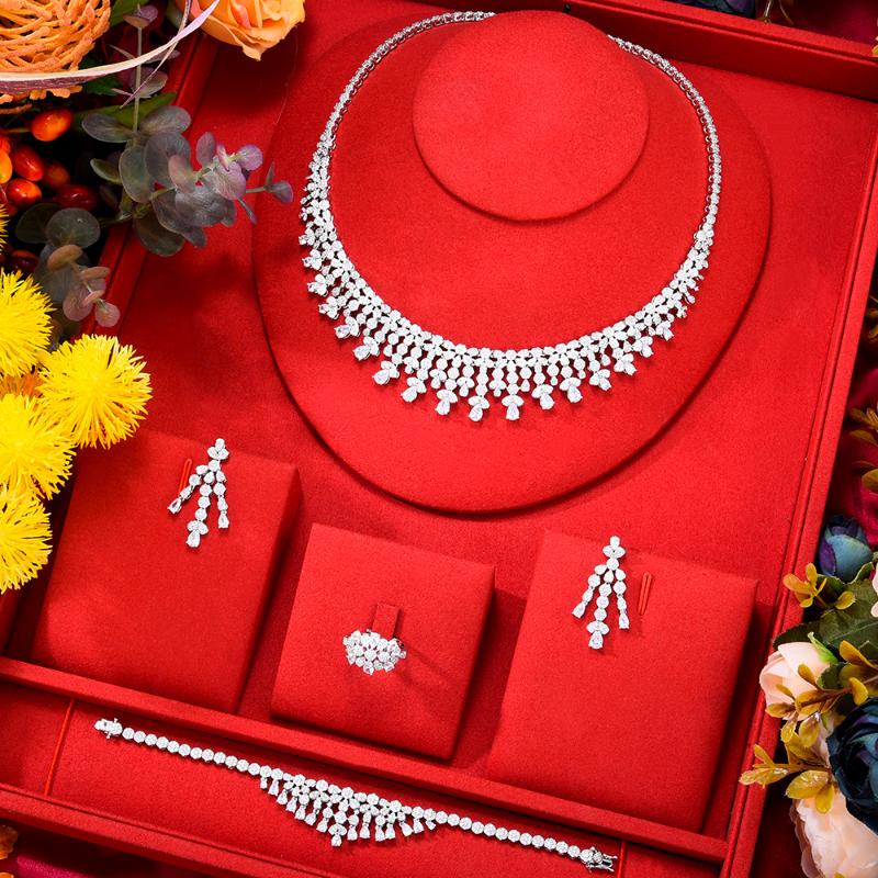 Earrings & Necklace Blachette Noble Luxury Bracelet Ring 4PCS Women's Wedding Banquet Exquisite Zircon Fashion Jewelry Set, Silver
Earrings & Necklace Blachette Noble Luxury Bracelet Ring 4PCS Women's Wedding Banquet Exquisite Zircon Fashion Jewelry Set, Silver