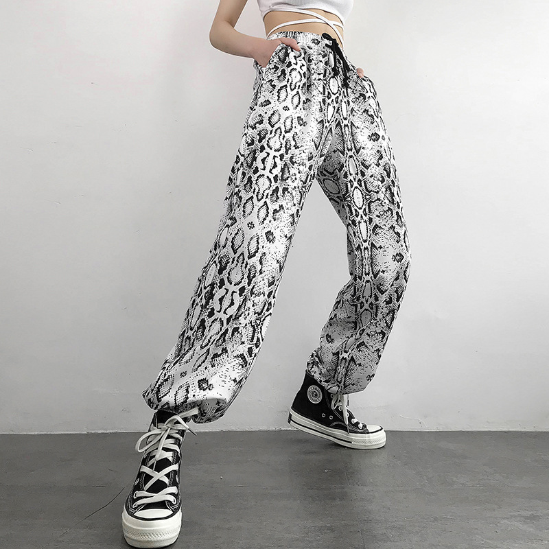 pants trousers spring and summer 2021 snake pattern loose casual legged sportswear women's, Black;white
pants trousers spring and summer 2021 snake pattern loose casual legged sportswear women's, Black;white