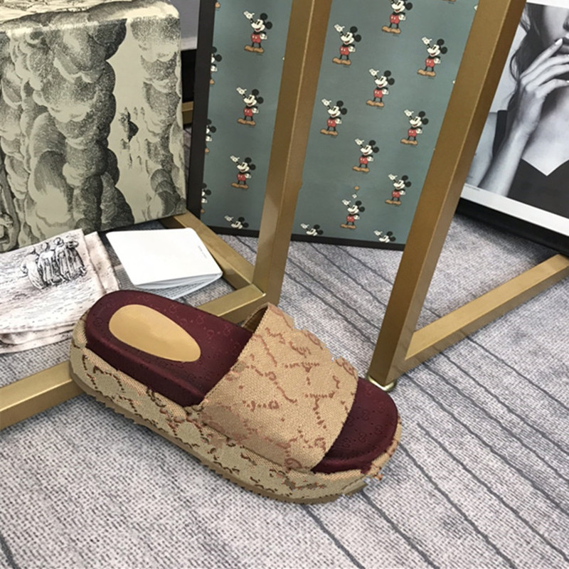 2021 spring and summer fashion women's famous brand sandals designer slide customized anti horizontal heel shoes, Red
2021 spring and summer fashion women's famous brand sandals designer slide customized anti horizontal heel shoes, Red