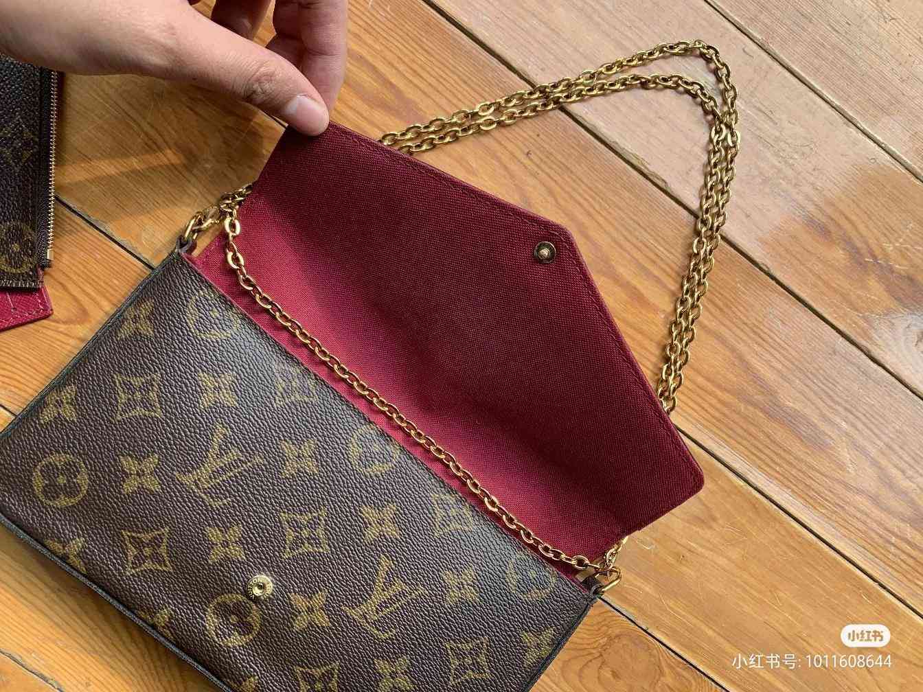 8 LV LOUIS MONTAIGNE BB Handbags Leather Women Shoulder Bags VUTTON Messenger Crossbody Bag VITTON Purse Fashion Designer Handbag To, Red;black
8 LV LOUIS MONTAIGNE BB Handbags Leather Women Shoulder Bags VUTTON Messenger Crossbody Bag VITTON Purse Fashion Designer Handbag To, Red;black