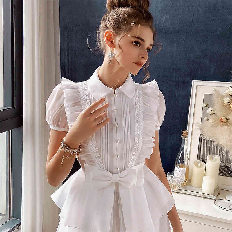 Dabuwawa Elegant Lace Blouse Shirt Women Ruffles Puff Sleeve Bow Blouse Female Summer Tops Office Lady Pearl Button DO1BST002 210520