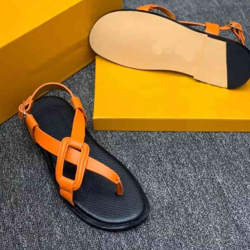 Slippers Summer Men's Fashion Flat Bottomed Comfortable Open Toed Sandals Soft Soled Beach Shoes Trend Antiskid KA354 ESV4, Black
Slippers Summer Men's Fashion Flat Bottomed Comfortable Open Toed Sandals Soft Soled Beach Shoes Trend Antiskid KA354 ESV4, Black