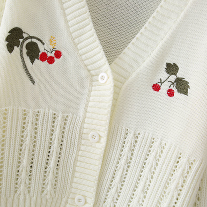 V-neck Single-breasted Cutout Long Sleeve Vintage Flower Embroidery Knitting Chic Women's Sweater Beige Simple Female Sweater 210507