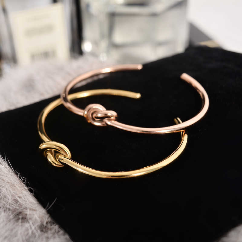 

Yun Ruo 2019 New Arrival Chic Fashion Knot Lovers Bangle Rose Gold Color Titanium Steel Jewelry Woman Birthday Gift Never Fade Q0719