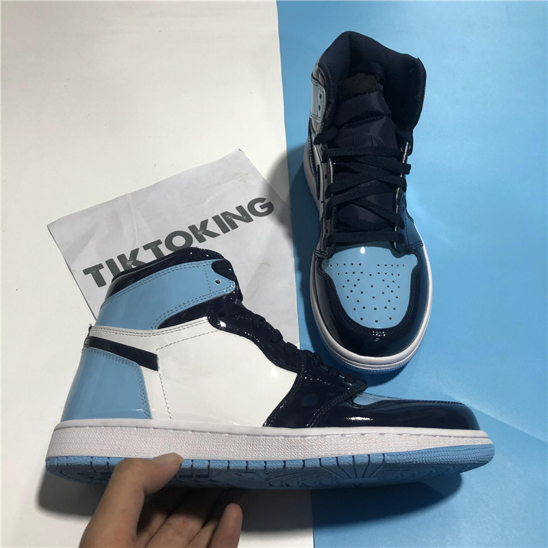 Top Quality Men Women Jumpman 1 1s High Basketball Shoes UNC University Blue Fearless Obsidian Mens Womens Outdoor Breathable Sport Trainer Sneakers With Box, Customize
Top Quality Men Women Jumpman 1 1s High Basketball Shoes UNC University Blue Fearless Obsidian Mens Womens Outdoor Breathable Sport Trainer Sneakers With Box, Customize